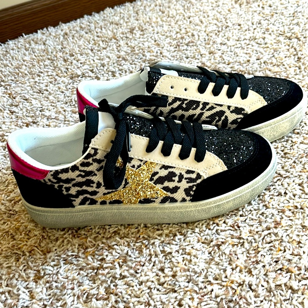 Casual shoes